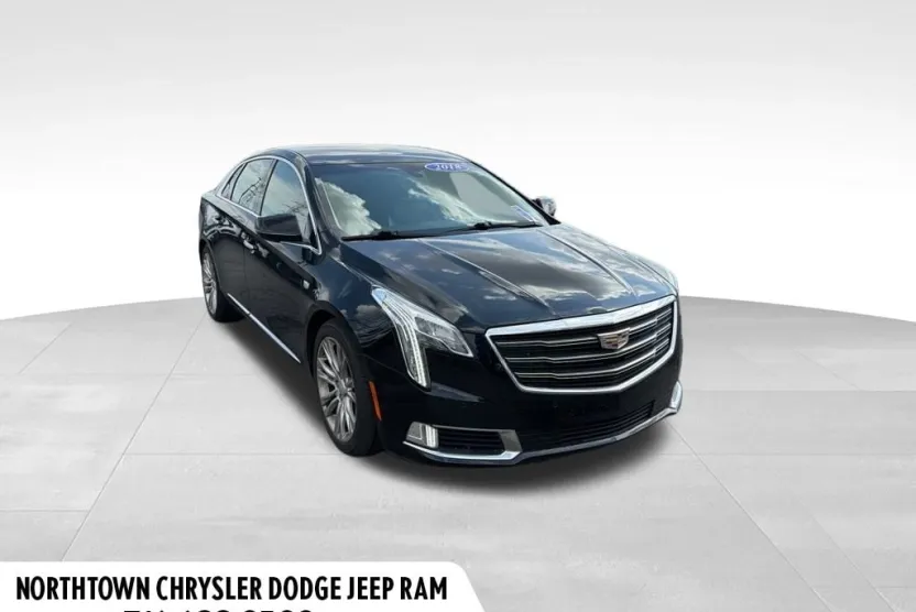 2018 Cadillac XTS Luxury photo 1
