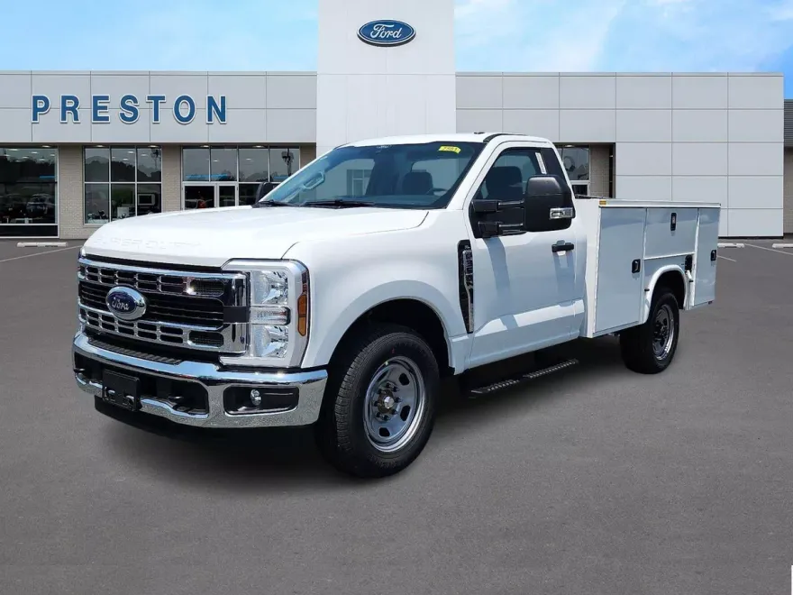 2025 Ford F-350 XL photo 1