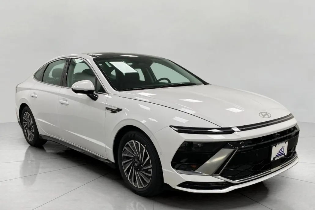2025 Hyundai Sonata Hybrid Limited photo 1