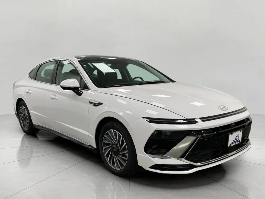 2025 Hyundai Sonata Hybrid Limited photo 1