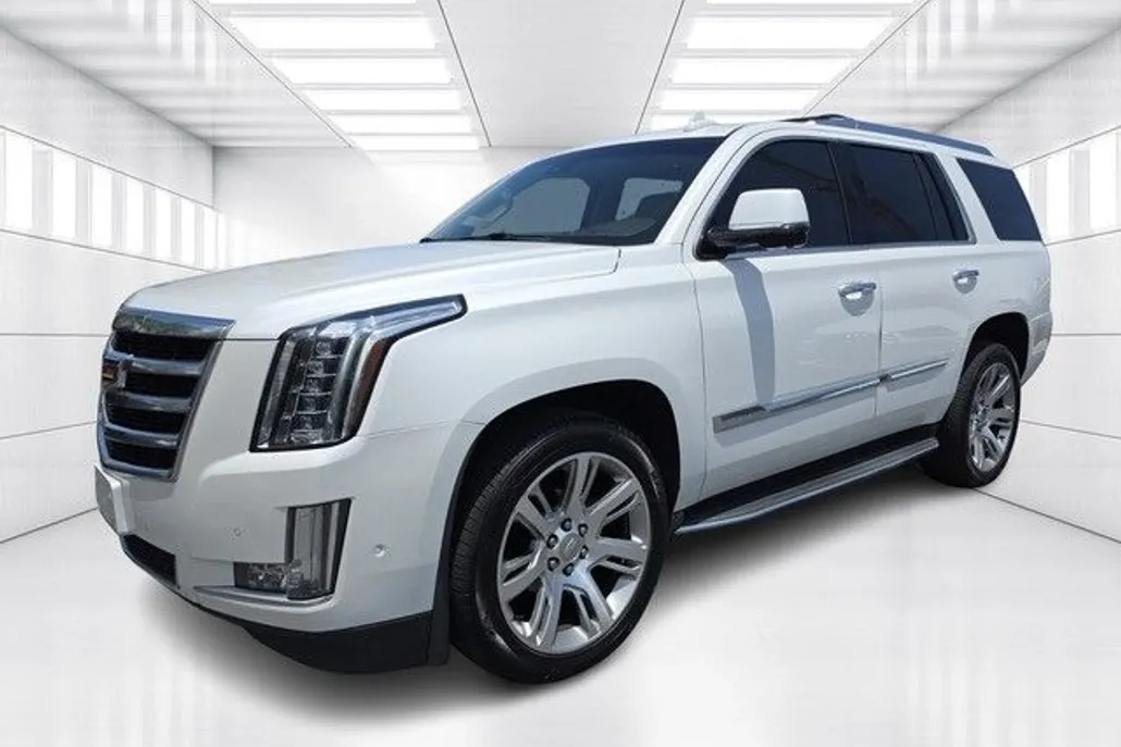 2017 Cadillac Escalade Luxury photo 1