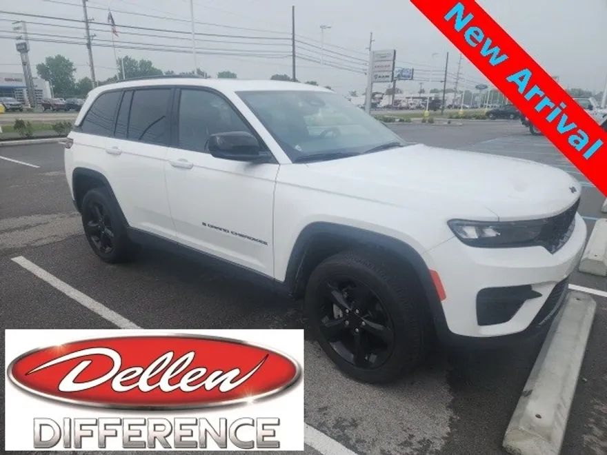 2023 Jeep Grand Cherokee Laredo photo 1
