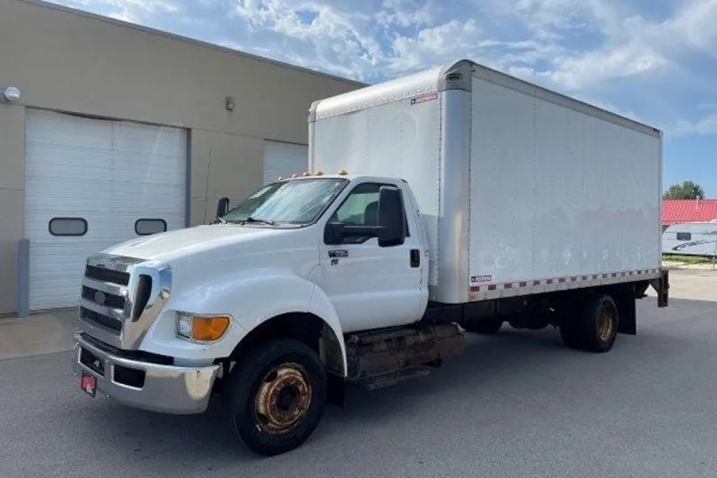 2015 Ford F-650 SuperCab Pro Loader XLT photo 1