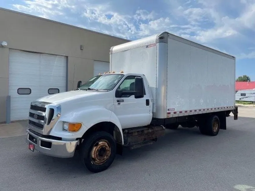 2015 Ford F-650 SuperCab Pro Loader XLT photo 1