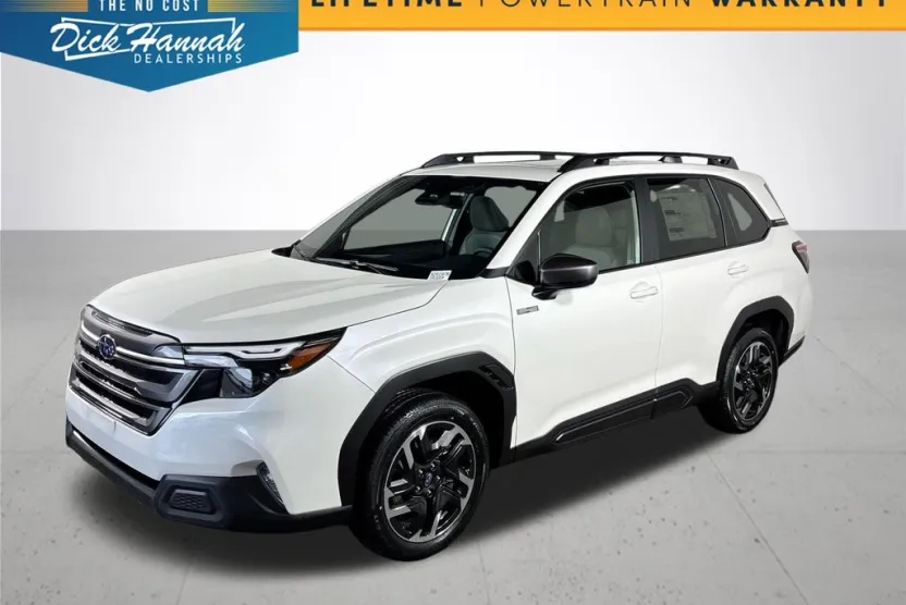 2025 Subaru Forester Premium photo 1