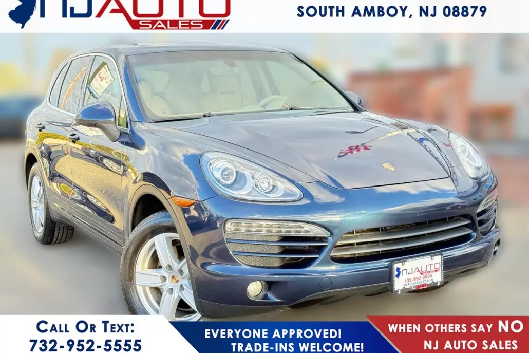2012 Porsche Cayenne Base photo 1