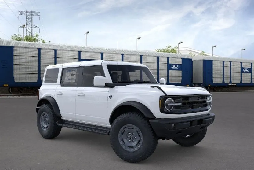 2025 Ford Bronco Outer Banks photo 1