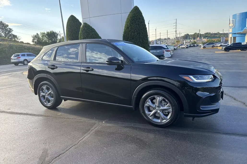 2026 Honda HR-V LX photo 1