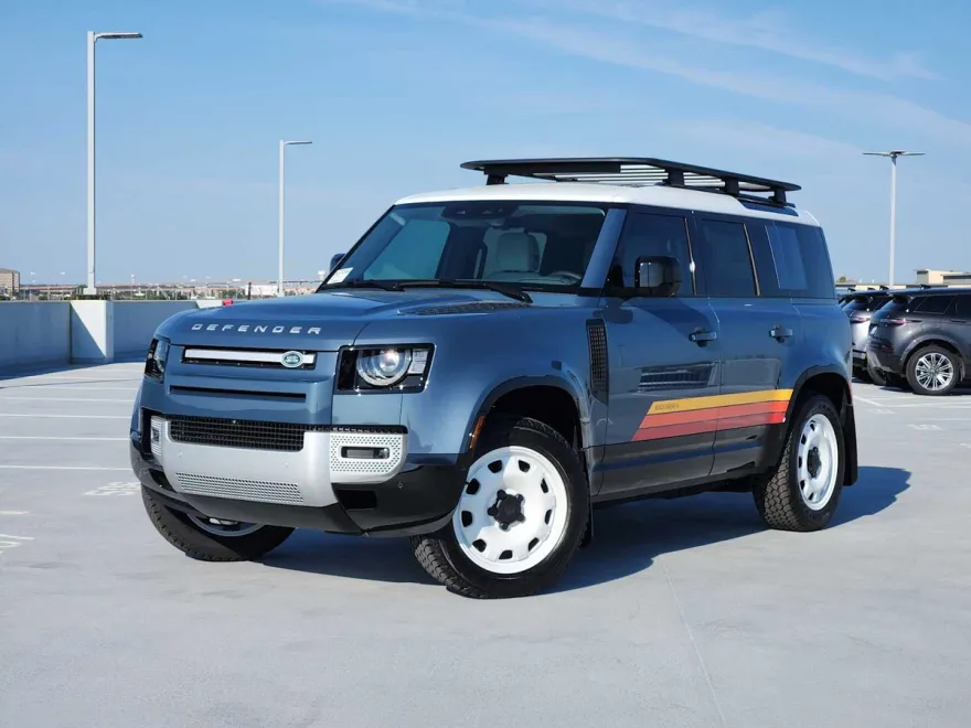2025 Land Rover Defender 110 S photo 1