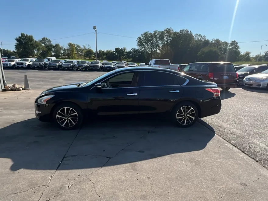 2014 Nissan Altima 2.5 photo 1