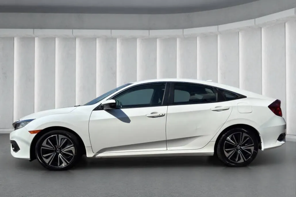 2016 Honda Civic EX-L photo 1