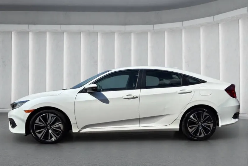 2016 Honda Civic EX-L photo 1