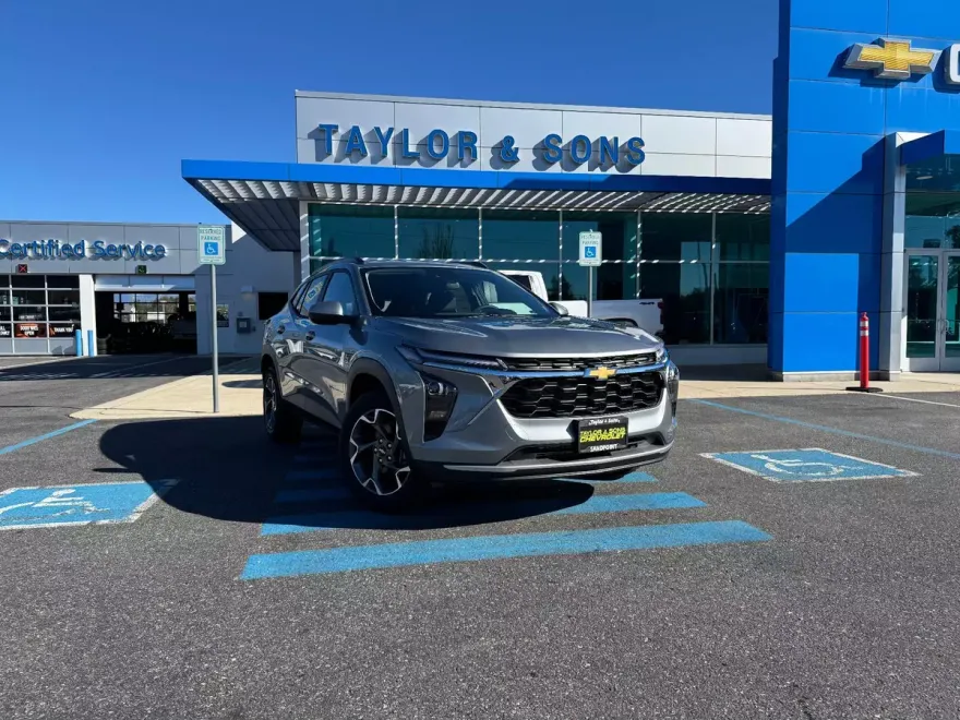 2026 Chevrolet Trax LT photo 1