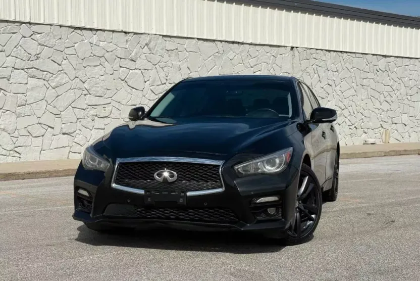 2016 Infiniti Q50 Sport photo 1