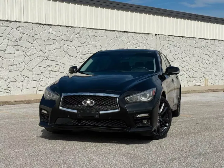 2016 Infiniti Q50 Sport photo 1