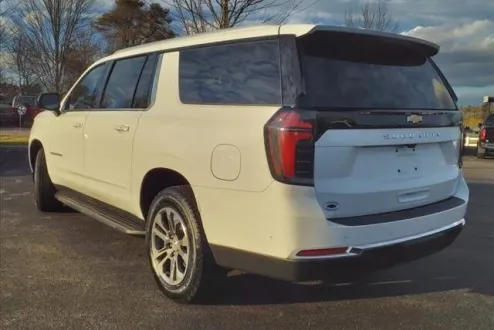 2025 Chevrolet Suburban LS photo 3