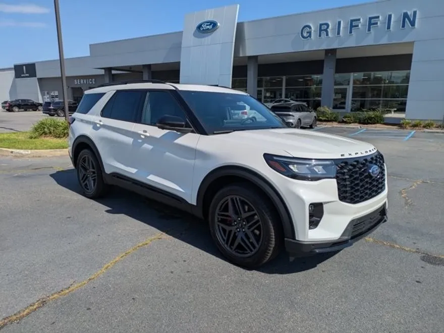 2025 Ford Explorer ST photo 1