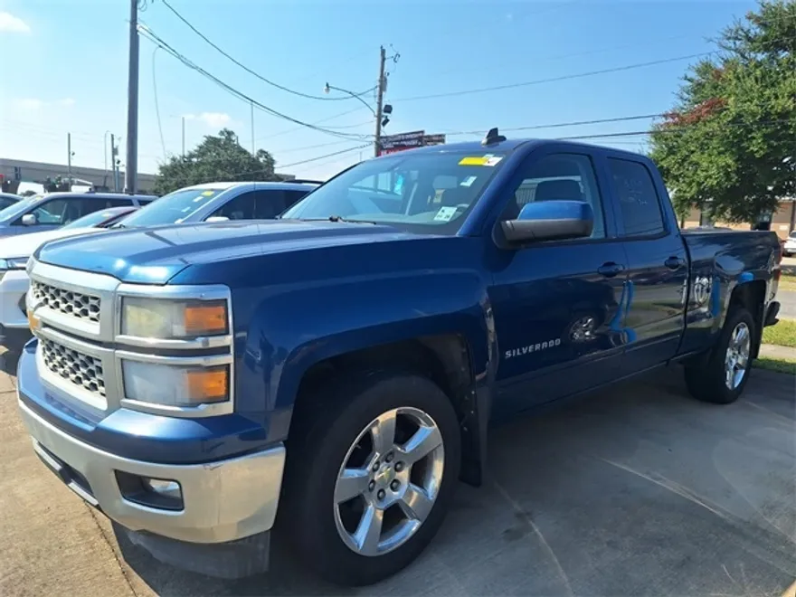2015 Chevrolet Silverado 1500 LT photo 1