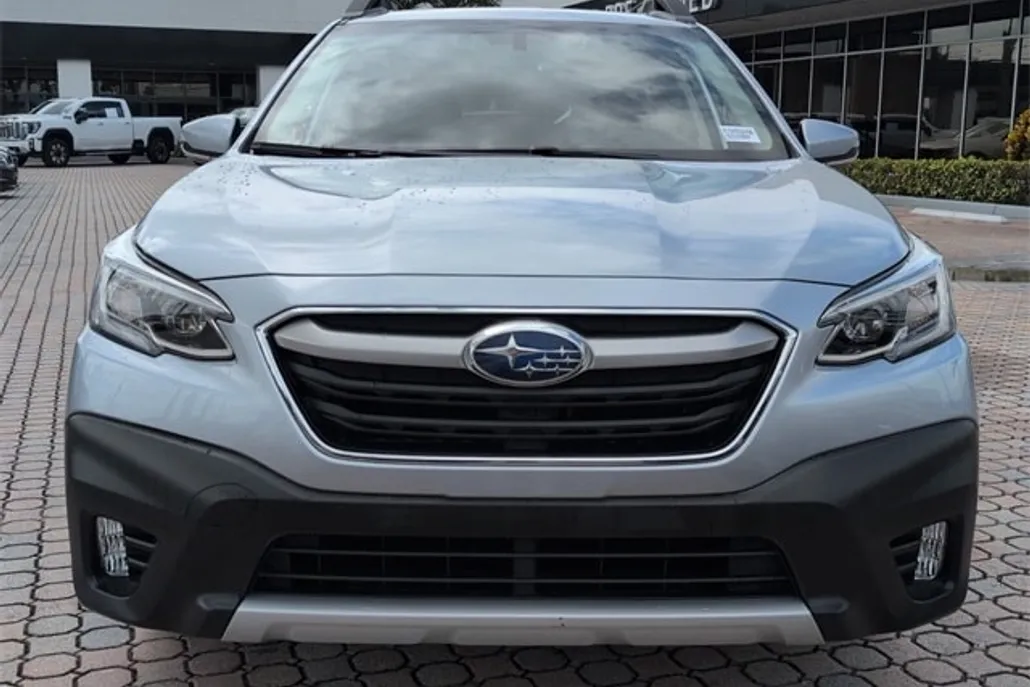 2022 Subaru Outback Limited photo 1