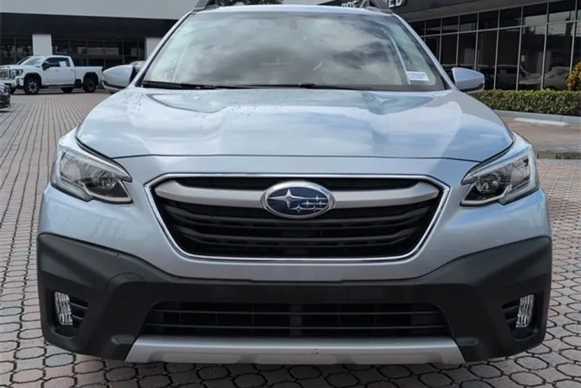 2022 Subaru Outback Limited photo 1