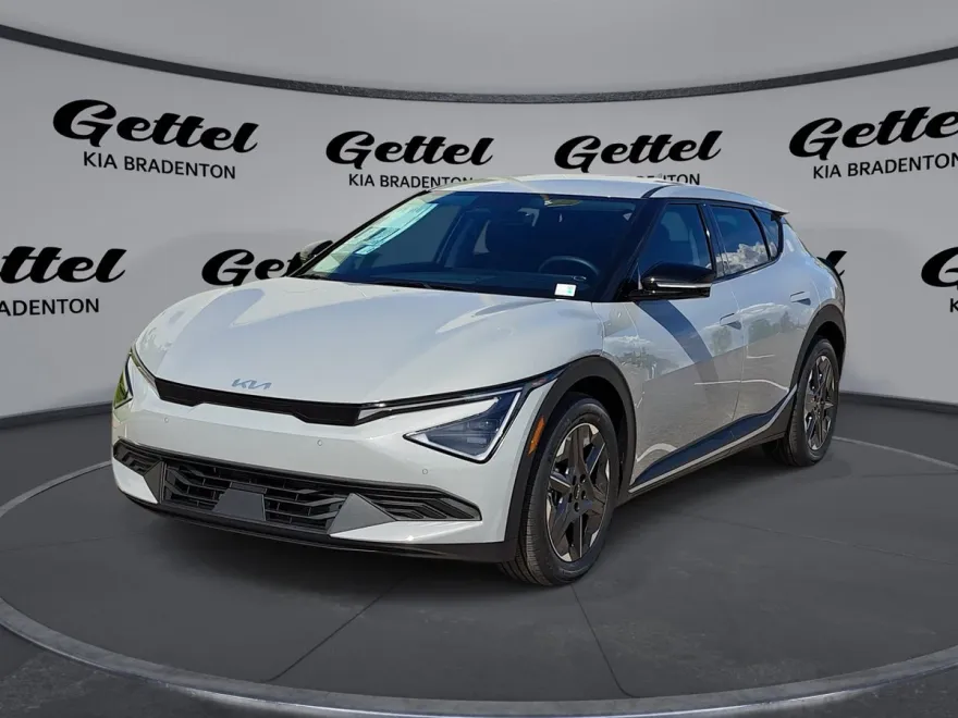 2025 Kia EV6 Light photo 1
