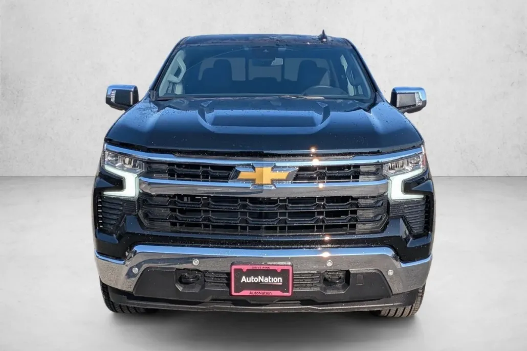 2026 Chevrolet Silverado 1500 LT photo 1