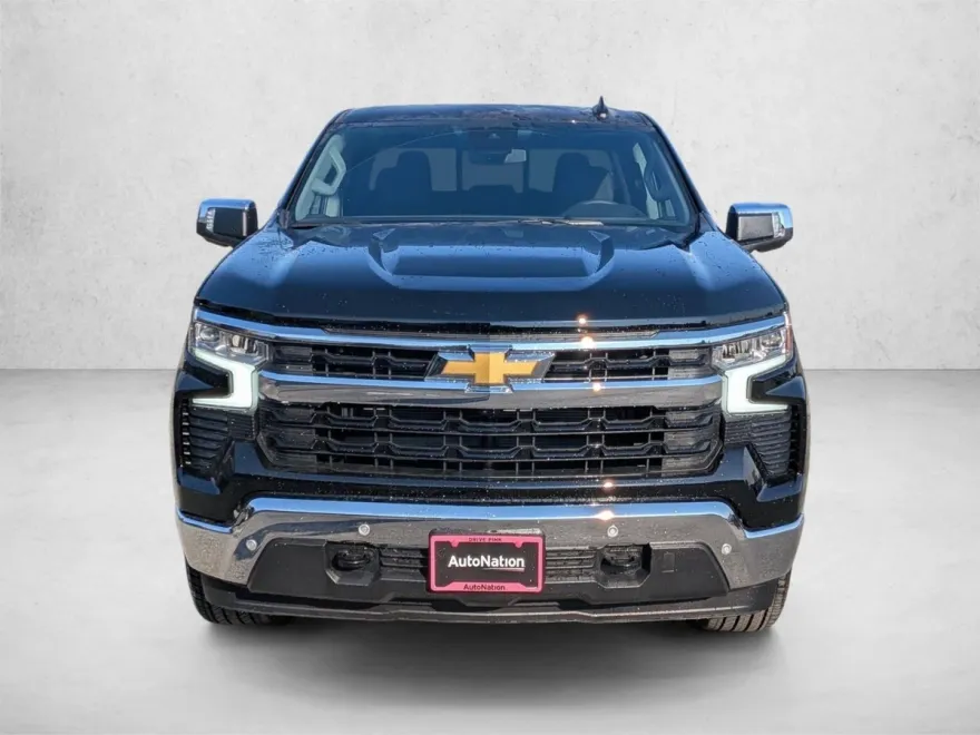 2026 Chevrolet Silverado 1500 LT photo 1