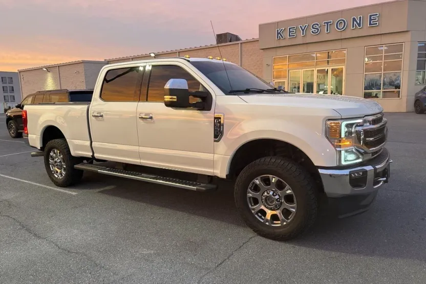 2020 Ford F-350 Lariat photo 1