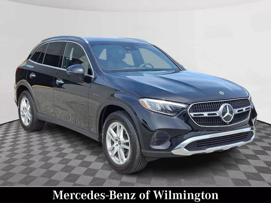 2025 Mercedes Benz GLC 300 4MATIC photo 1