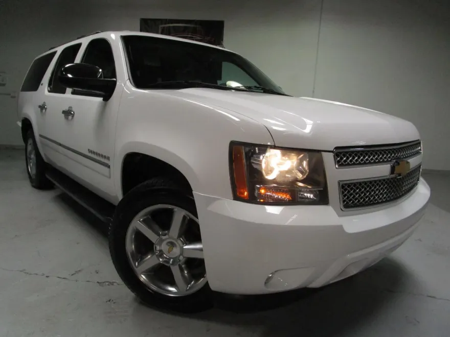 2014 Chevrolet Suburban 1500 LTZ photo 1