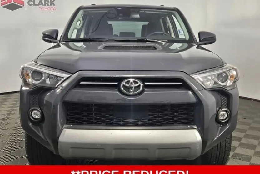 2024 Toyota 4Runner TRD Off-Road Sport photo 1