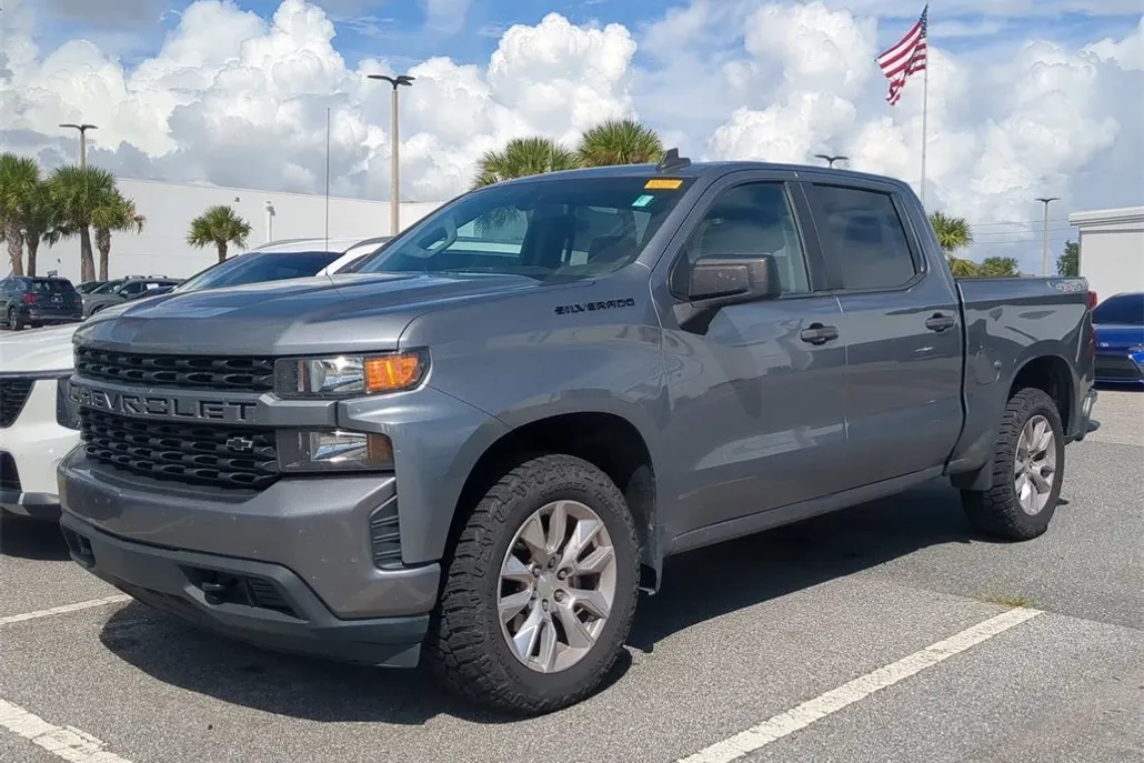2021 Chevrolet Silverado 1500 Custom photo 1