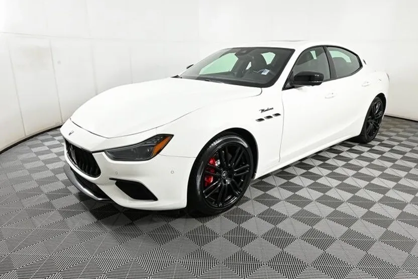 2024 Maserati Ghibli Modena Q4 photo 1