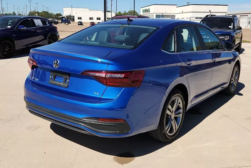 2024 Volkswagen Jetta 1.5T SE photo 1