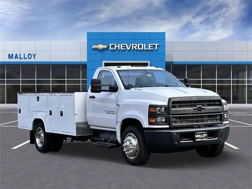2023 Chevrolet Silverado 4500HD Work Truck photo 1