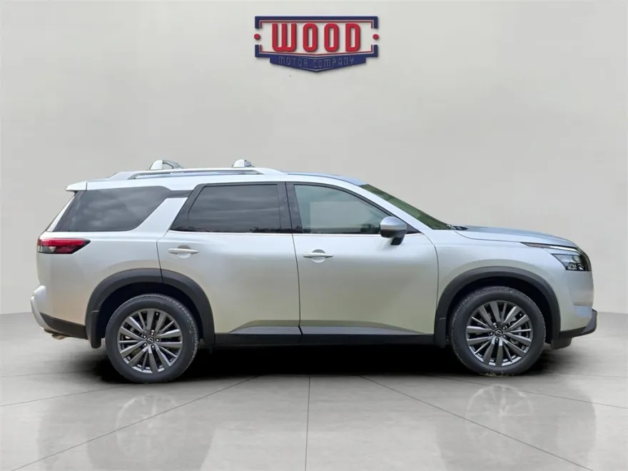 2025 Nissan Pathfinder SL photo 1