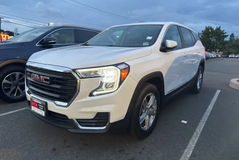 2023 Gmc Terrain SLE photo 1