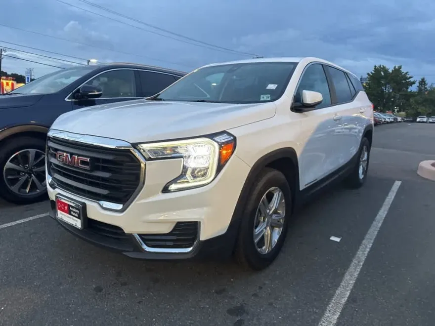 2023 Gmc Terrain SLE photo 1