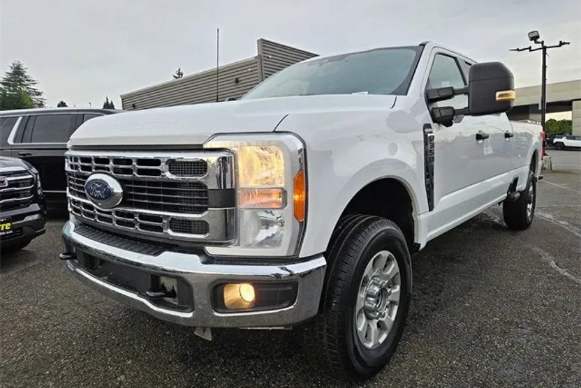 2023 Ford F-350 XL photo 1