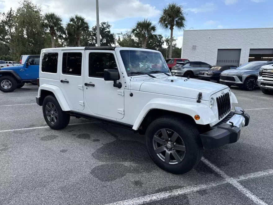 2015 Jeep Wrangler Unlimited Sahara photo 1