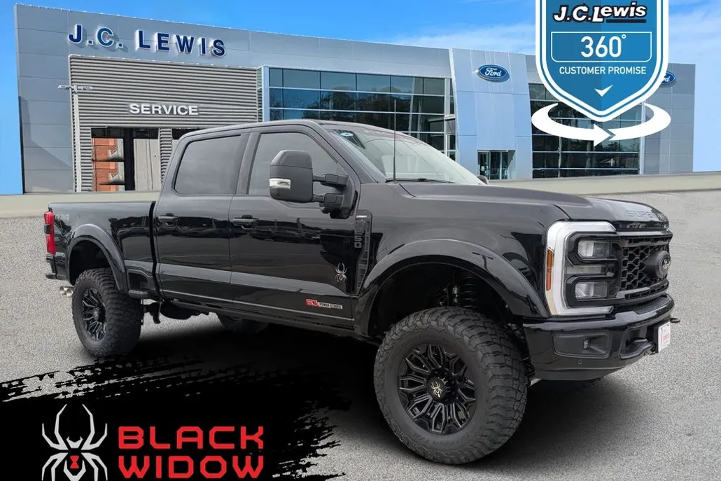 2025 Ford F-250 Lariat photo 1