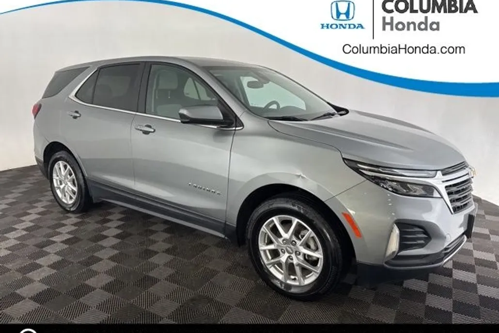 2023 Chevrolet Equinox LT photo 1