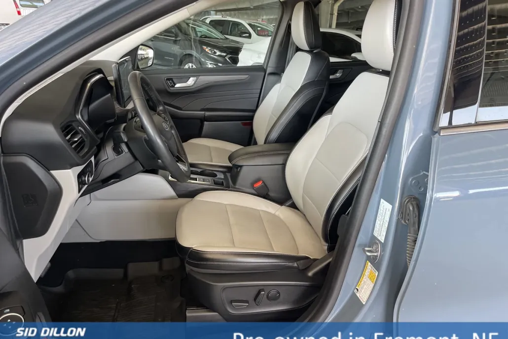 2024 Ford Escape Platinum photo 1