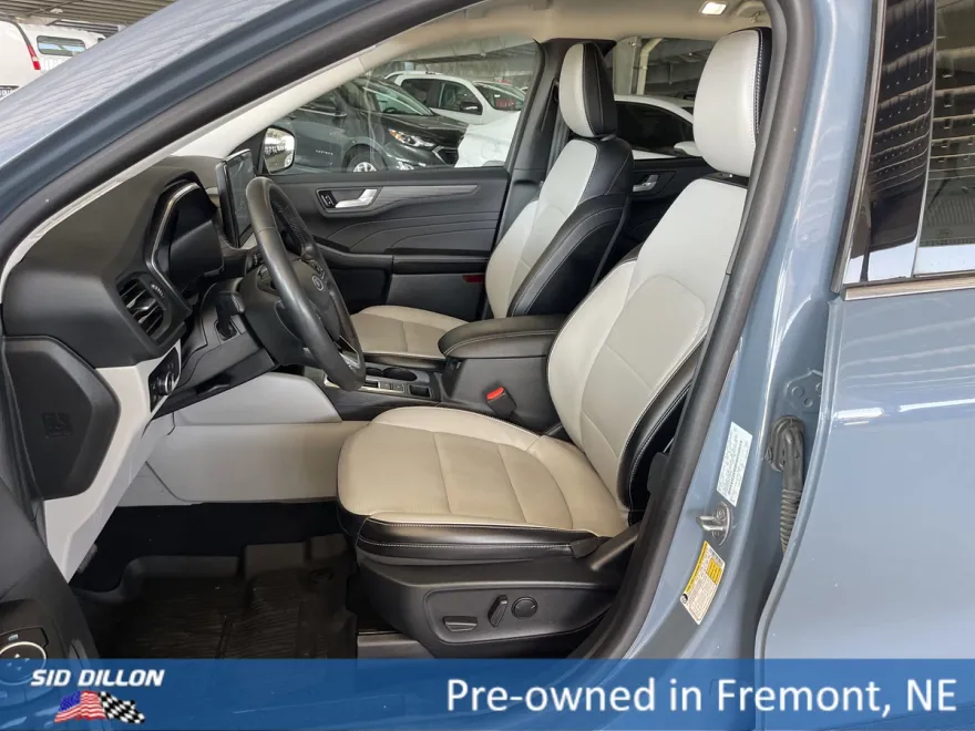 2024 Ford Escape Platinum photo 1