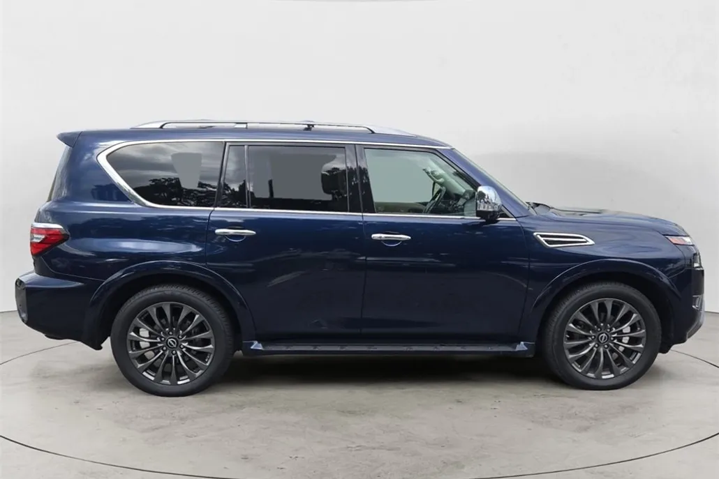 2023 Nissan Armada Platinum photo 1