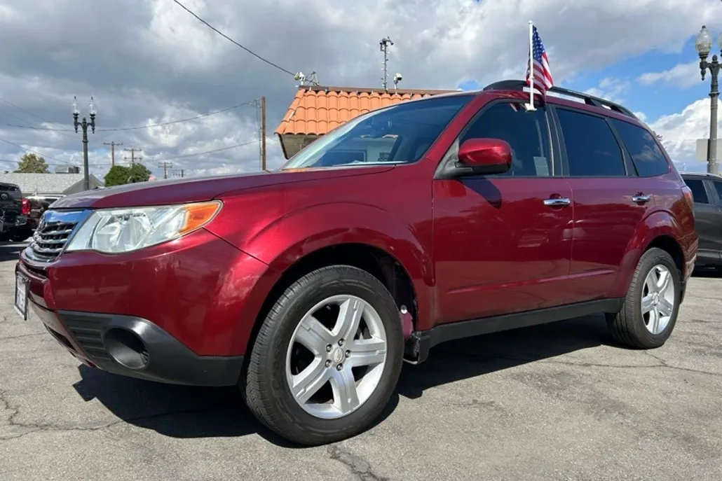 2010 Subaru Forester 2.5X Premium photo 1