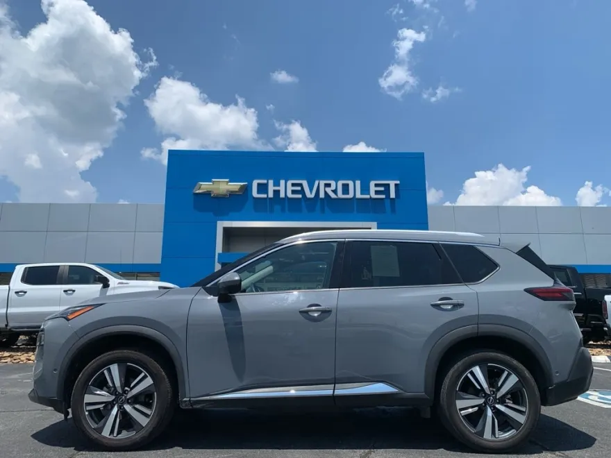 2023 Nissan Rogue SL photo 1
