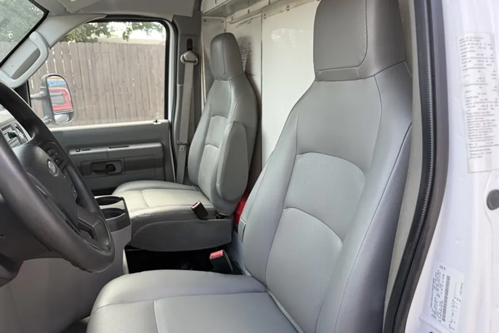 2023 Ford E-350 photo 1