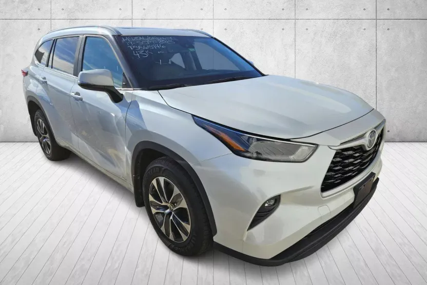 2023 Toyota Highlander Hybrid XLE photo 1