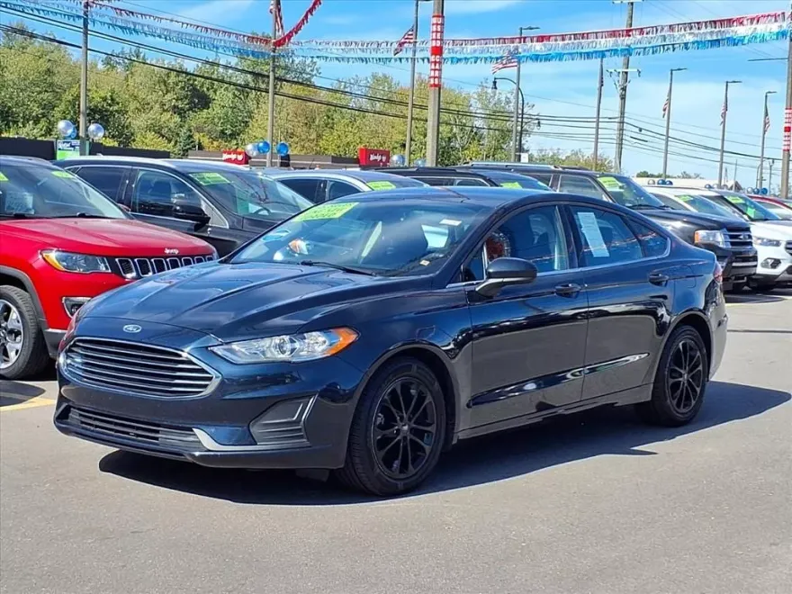 2020 Ford Fusion SE photo 1